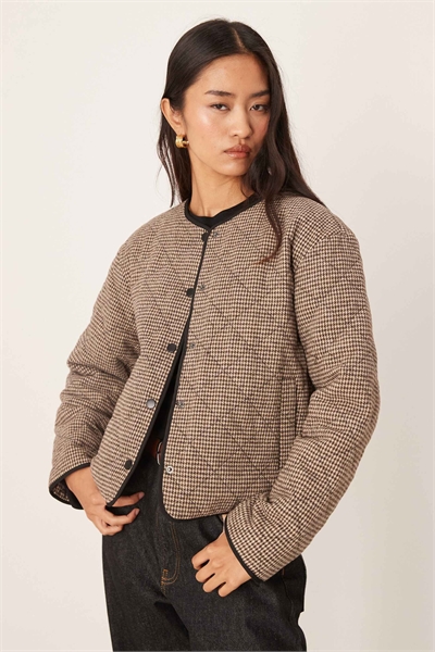 Куртка с утеплением в клетку, коричневая артикул 151091444