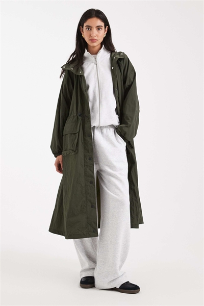 Объемная легкая парка артикул 150050205