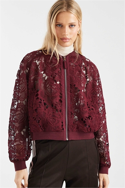 Куртка-бомбер с кружевом артикул 151637689