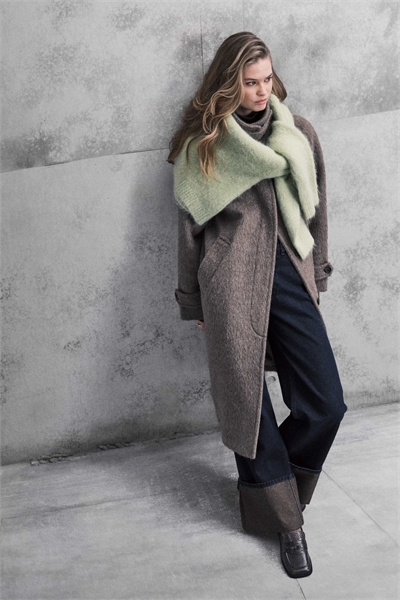 Пальто средней длины свободного кроя из шерсти и альпаки артикул 152632112