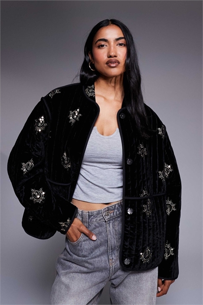 Стеганая бархатная куртка с вышивкой артикул 149135712