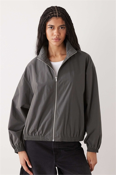 Спортивная куртка с воротником-воронкой артикул 154840035