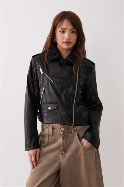 Короткая кожаная куртка-косуха с ремнем от River Island артикул 151052111