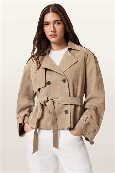 Короткий замшевый тренч с ремешком артикул 154743138