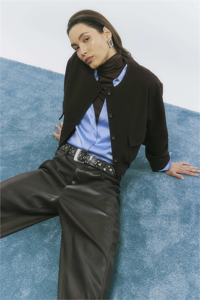 Бомбер с длинными рукавами и карманом спереди артикул 155848311