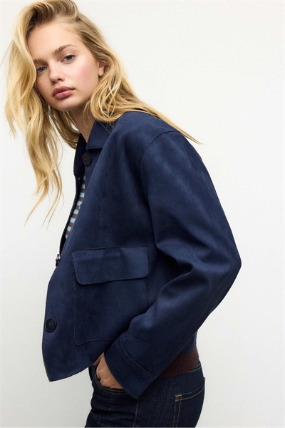 Куртка из искусственной замши с карманами темно-синего цвета артикул 155424628