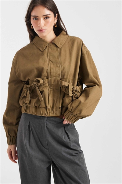 Хлопковая куртка на молнии с бантиком артикул 151337526