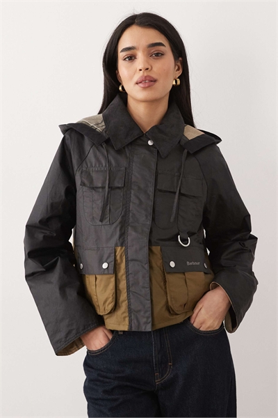 Короткая куртка с капюшоном Liza черного цвета артикул 154715416