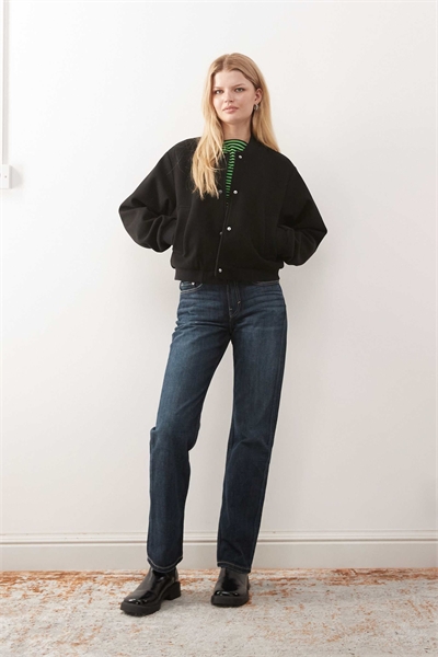 Легкая бомбер-куртка из ткани с ворсовой поверхностью артикул 151744717