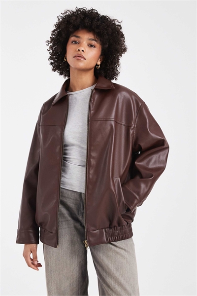 Бомбер из искусственной кожи свободного кроя артикул 152230102