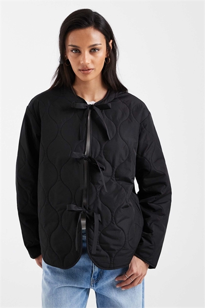 Стеганая куртка с завязками спереди, черного цвета артикул 152906186