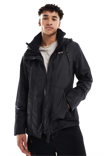 Куртка-ветровка с капюшоном черного цвета артикул 143427422