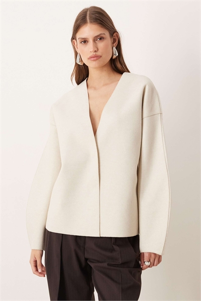 Чистая укороченная легкая куртка из сверхлегкого натурального меланжа артикул 153048373