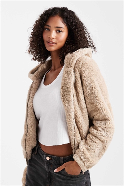 Куртка с капюшоном из плюша бежевого цвета артикул 147763044