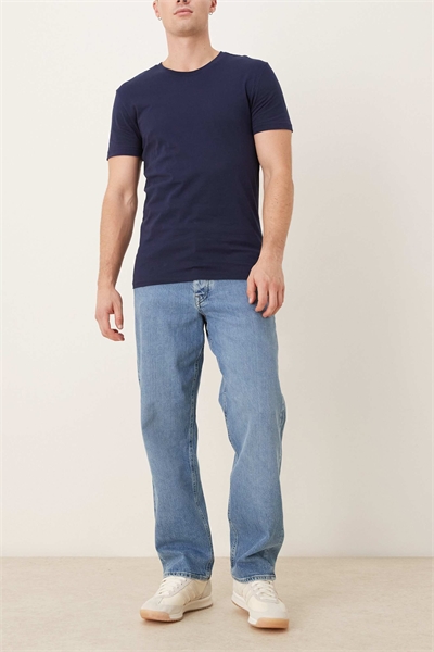 Джинсы свободного кроя средне-синего цвета артикул 148603605