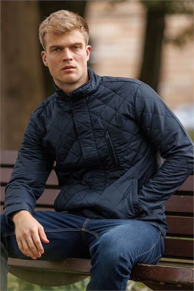 Куртка с воротником-воронкой и стеганым узором в виде ромбов, темно-синяя артикул 152242576