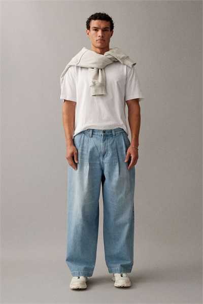 Джинсы с расклешенными штанинами артикул 155232742