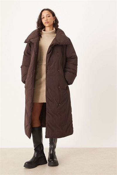 Пуховик с удлиненным кроем и воротником-воронкой артикул 142324122