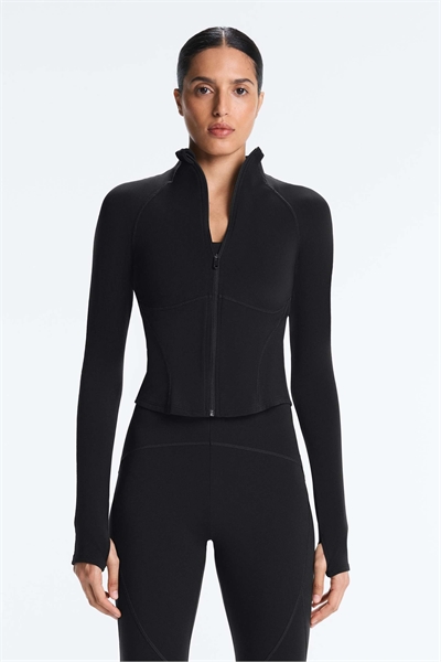 Легкая теплая куртка с швами черного цвета артикул 150060859