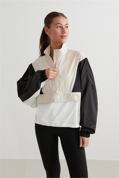 Куртка Café au lait balance blocked windstopper бежевого цвета артикул 141194065