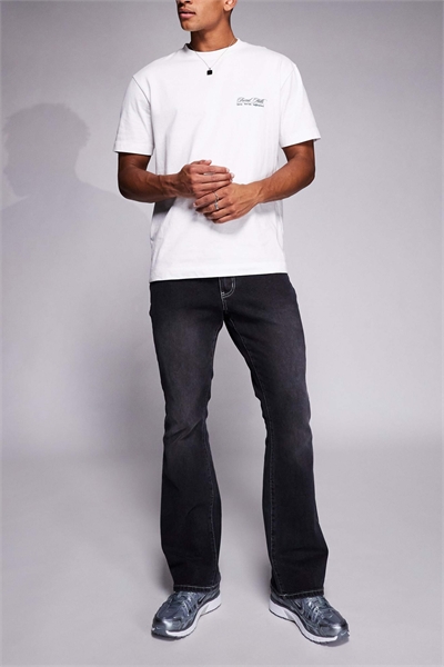 Джинсы из тонкого денима с расклешенными брючинами, черного цвета, с эффектом вымытого цвета артикул 147013143