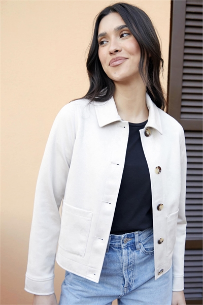 Короткая куртка-шакет из искусственной кожи на пуговицах артикул 149256128