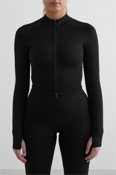 Черная куртка без швов на молнии черного цвета артикул 148013300