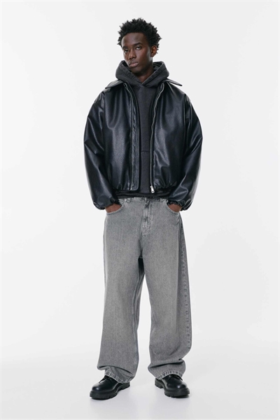 Джинсы свободного кроя артикул 154262487