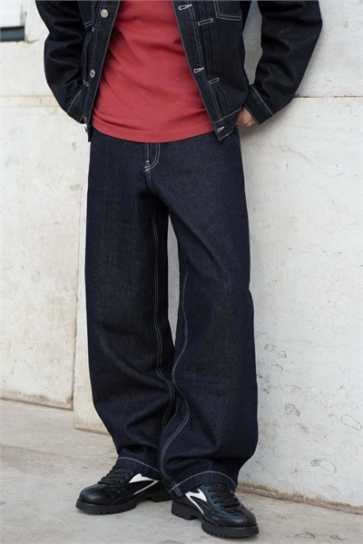 Джинсы с очень широким кроем артикул 150680148