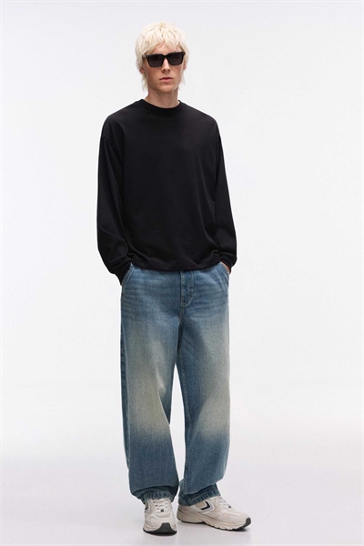 Джинсы в стиле скейтбордистов артикул 150723022