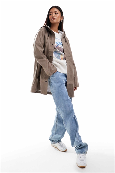 Дождевик с капюшоном светло-коричневого цвета артикул 135435599