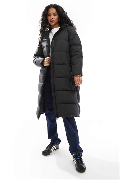 Длинная пуховая куртка черного цвета артикул 135457769