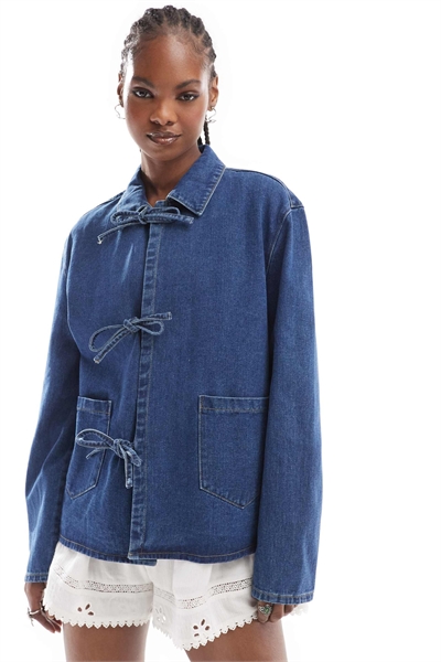 Джинсовая куртка с завязками спереди артикул 133555123