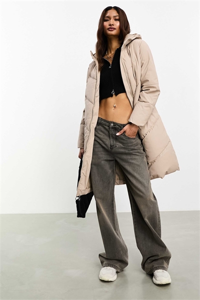 Длинное пальто с утепленной подкладкой и шевронным узором, цвет камень артикул 132976774