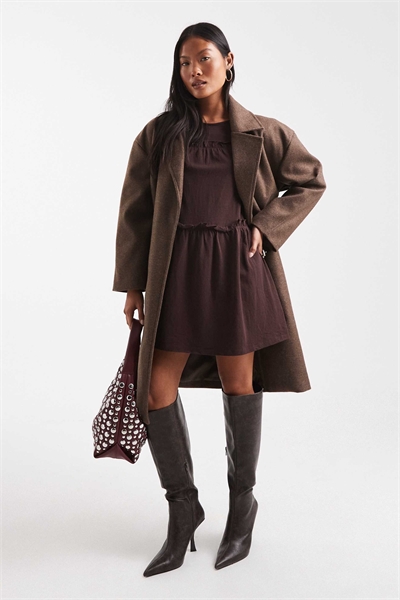 Короткое пальто из искусственной шерсти с поясом артикул 148253149