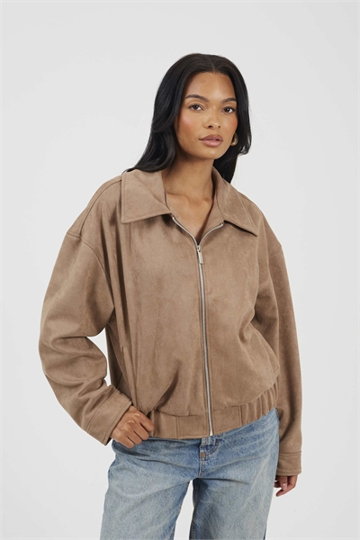 Бомбер из искусственной замши артикул 151391912