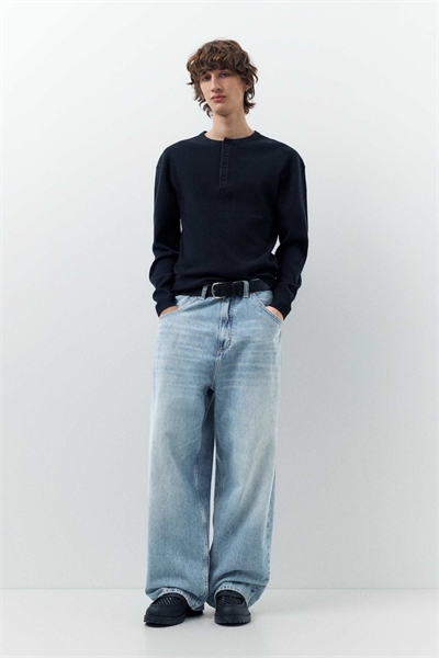 Джинсы-багги с вышивкой артикул 156105453