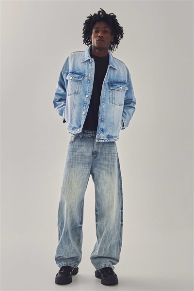 Джинсы-багги с вышивкой артикул 155594581