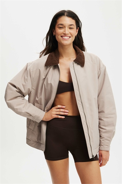 Куртка оверсайз с контрастным воротником артикул 151461117