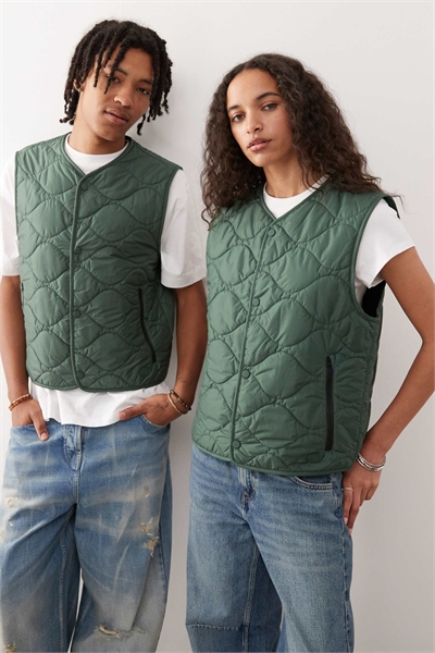 Унисекс жилет с утеплителем зеленого цвета артикул 147663754