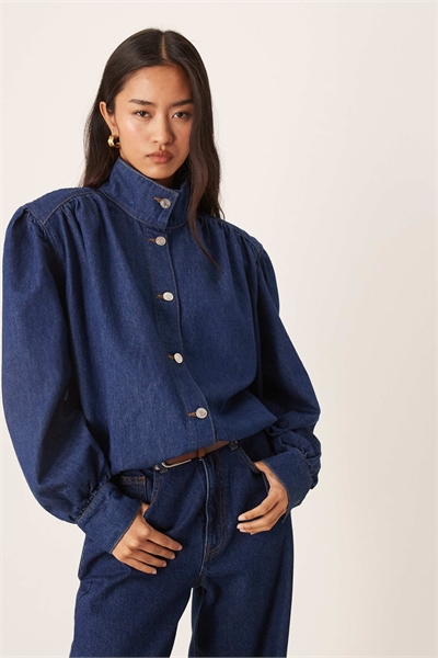 Джинсовая куртка с сборками на плечах и воротником-воронкой артикул 151666456