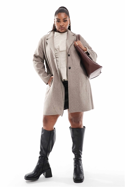 Длинное пальто бежевого цвета артикул 135458642