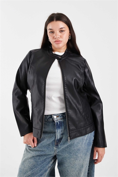Куртка из искусственной кожи черного цвета артикул 136668843