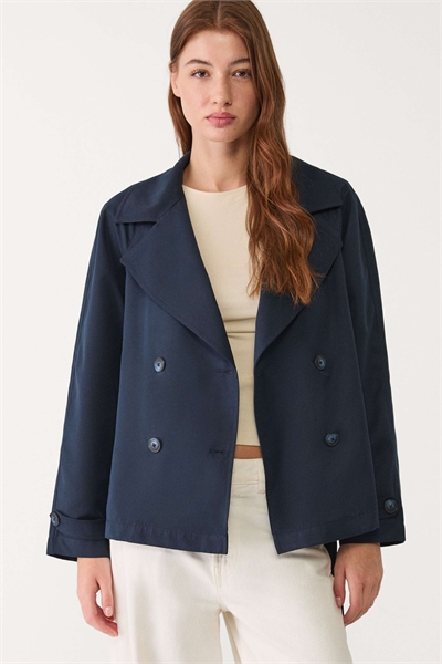 Укороченный тренч с ремнем артикул 149105590