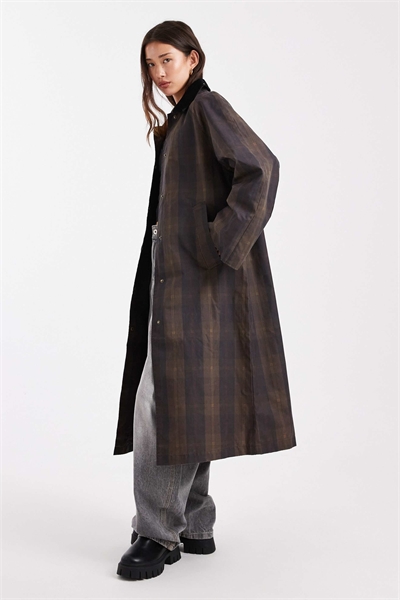 Куртка-барн с длинным шнурком на воротнике артикул 149726072