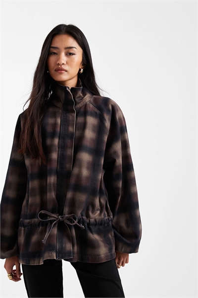 Жакет с воротником-воронкой и баской артикул 153368097