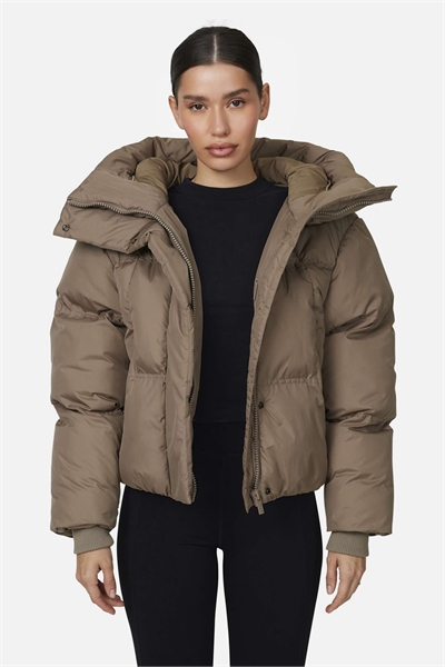 Пуховик с вставками артикул 152718629