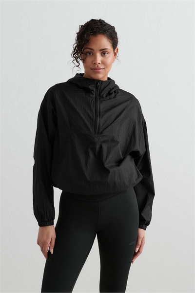 Черный легкий анорак черного цвета артикул 141017250