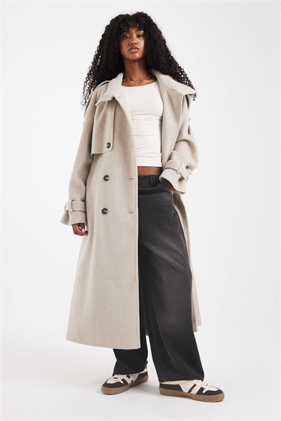 Тренч с воротником-воронкой и удлиненным кроем из ткани с ворсовой отделкой артикул 142116322