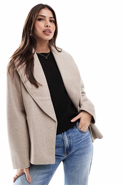 Короткое пальто в меховой обшивке артикул 136720816